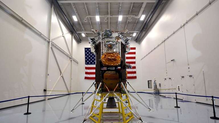 Приватний космічний корабель здійснив посадку на Місяць