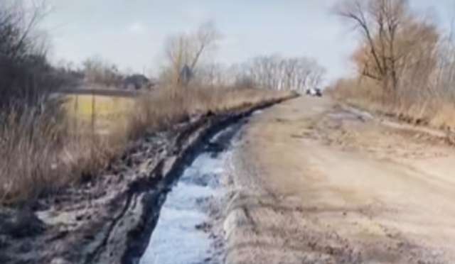 Котельву «убезпечено» від російського нападу потужним бездоріжжям_1