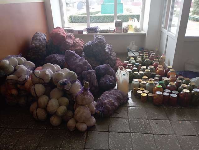 Селяни Полтавщини допомагають захисникам, поки влада краде_1