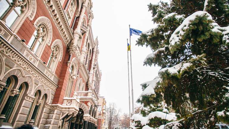 Кабмін потужно дозволив іти у тінь валютним спекулянтам