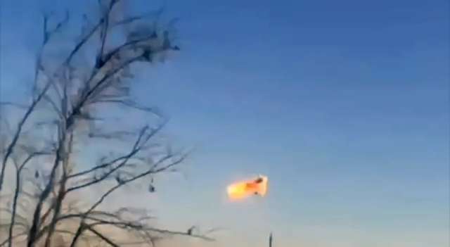 Мить влучання російської ракети в український літак