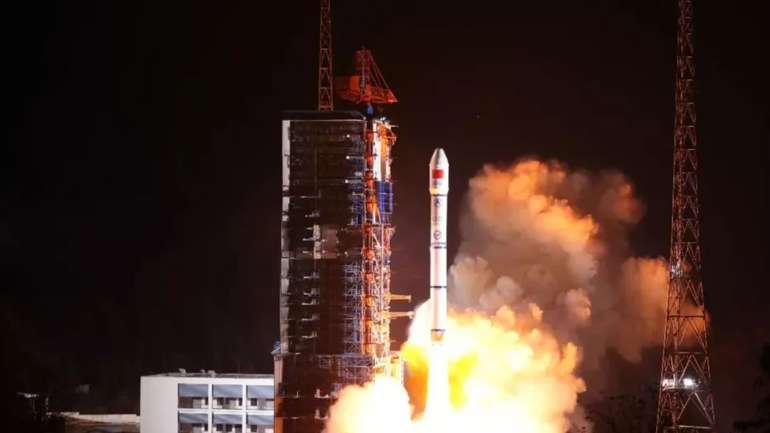 Китай не зміг вивести супутники на місячну орбіту