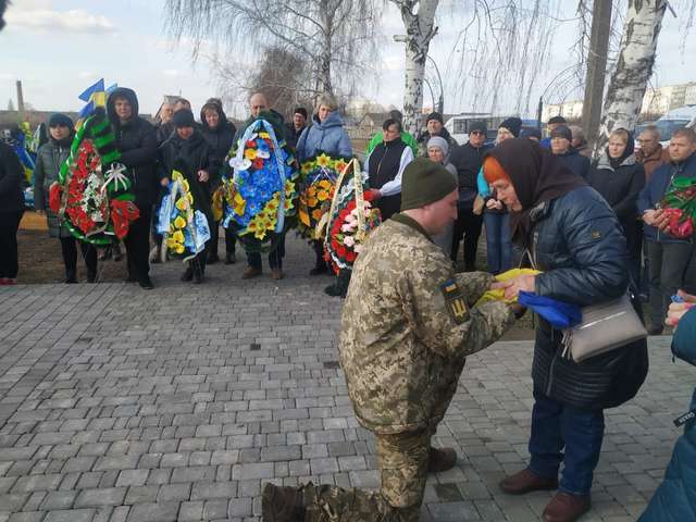 Уродженець Миргорода і оборонець України Микола Колісник відлетів у Вирій_5
