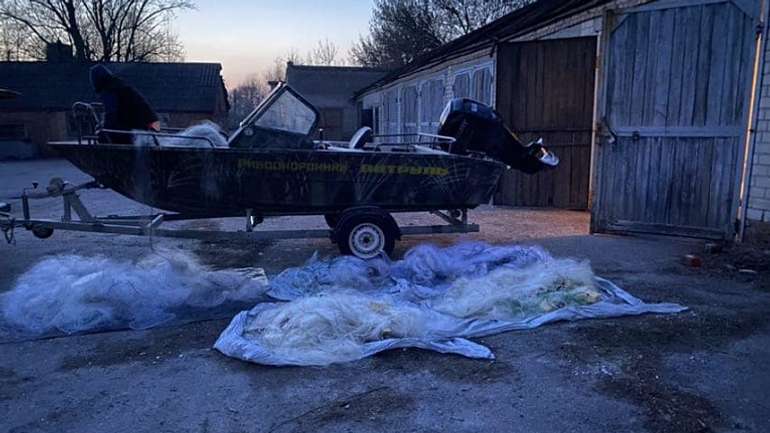 Кілометр браконьєрських сіток із рибою вилучено на Полтавщині