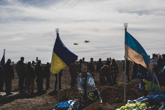 Миргород провів в останню дорогу бойового пілота Дмитра Фішера_5