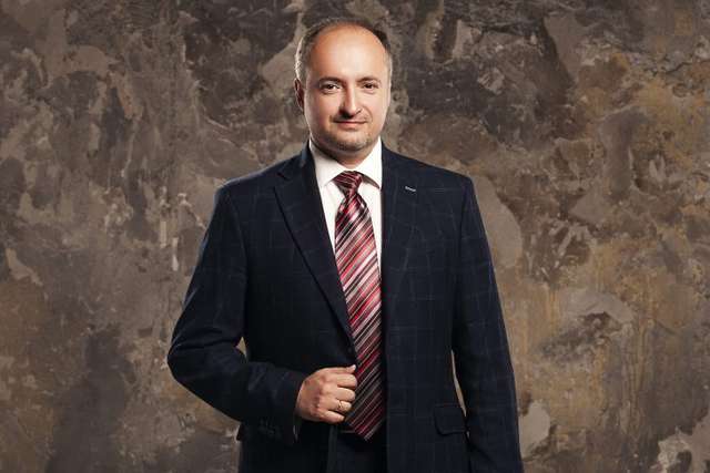Кравець Ростислав Юрійович — адвокат, старший партнер АО «Кравець і партнери»