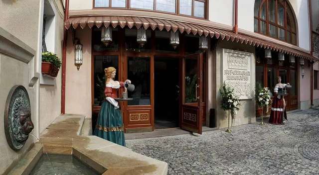 Козловський та Свищев. Бенкет під час чуми_29