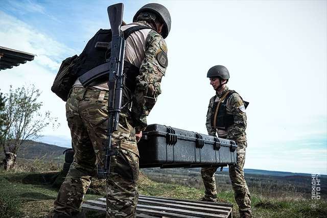 Нацгвардійці показали, як збивають іранські дрони у небі над Буковиною_6