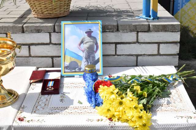 У Чутівській громаді відкрили пам'ятну дошку захиснику України Олександру Цегельнику_2