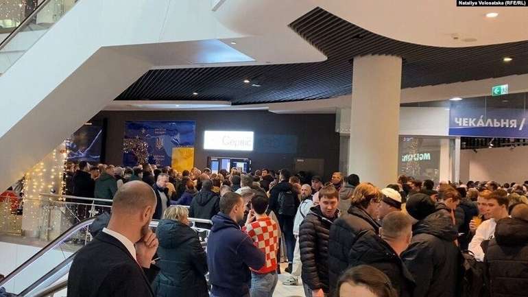 Про репресії на мінімалках проти тих, хто за кордоном.