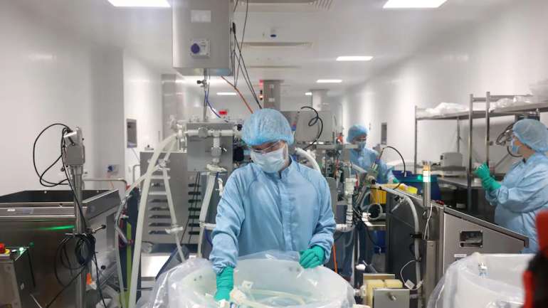 Компанія AstraZeneca визнала, що її вакцина від COVID-19 може спровокувати тромбоз, – Daily Mail