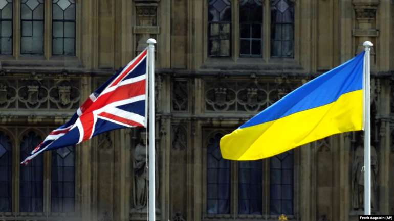 Британія радить своїм громадянам утриматися від поїздок в Україну