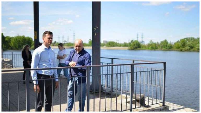 Праворуч – директор Адміністрації річкових портів Олександр Козловський