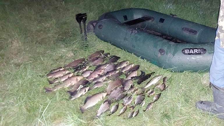 Свята полтавським браконьєрам не завада
