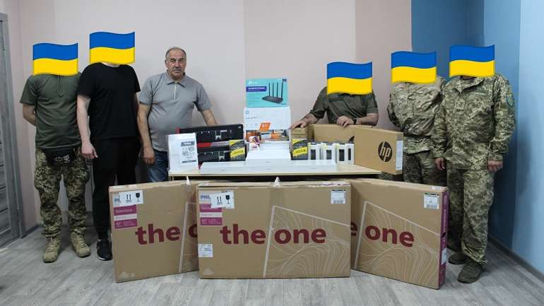 Волонтери Полтавщини передали фронтовикам комп'ютерну техніку