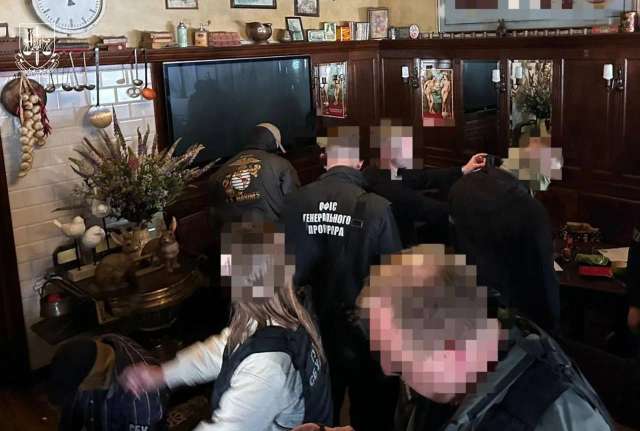 У Києві затримали чотирьох зловмисників, які пропонували полковнику СБУ $1 мільйон хабаря_3