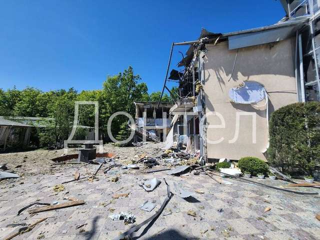 В окупованому Донецьку «прилетіло» по ресторану «Paradise»_3