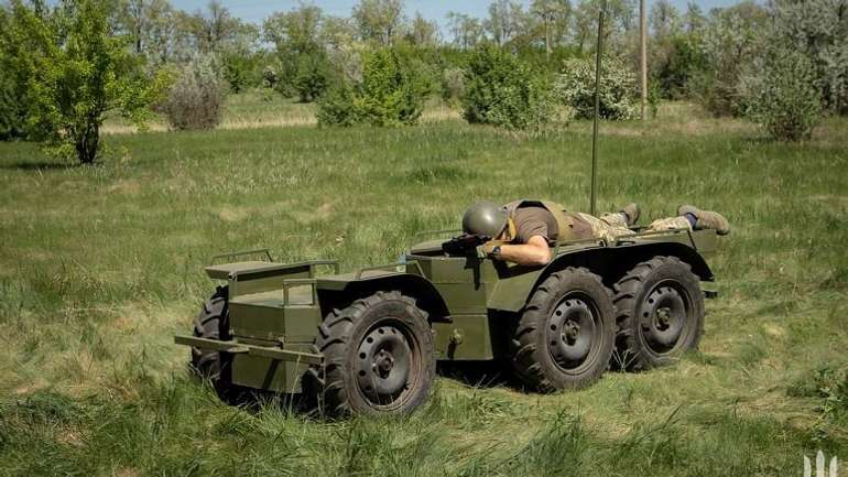 На Запоріжжі випробували вітчизняні наземні дрони «Махно»