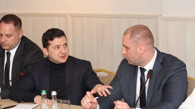 Пропагандист ухилянт Лєщенко відмиє негаразди Синєгубого.