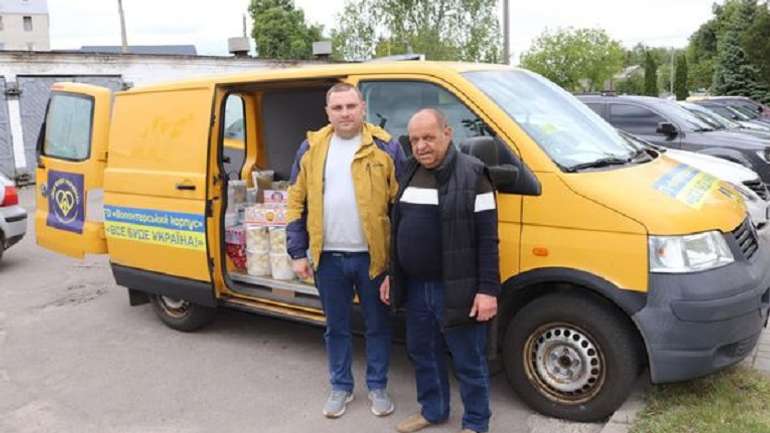 Зіньківські волонтери передали захисникам України гумвантаж на передову