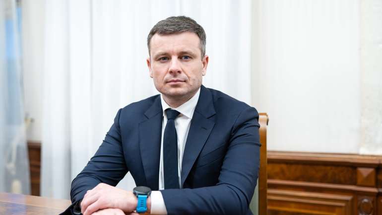 Мінус 5 млрд грн з бюджету під час війни