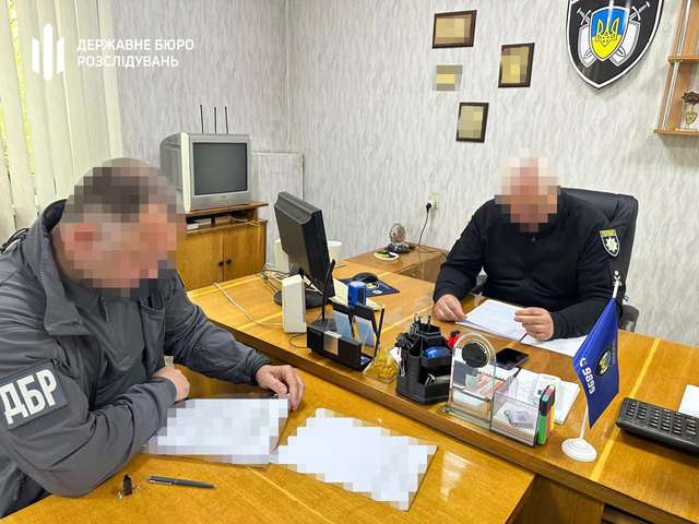 На Донеччині викрито правоохоронців, які безпідставно нараховували бойові доплати підлеглим_3