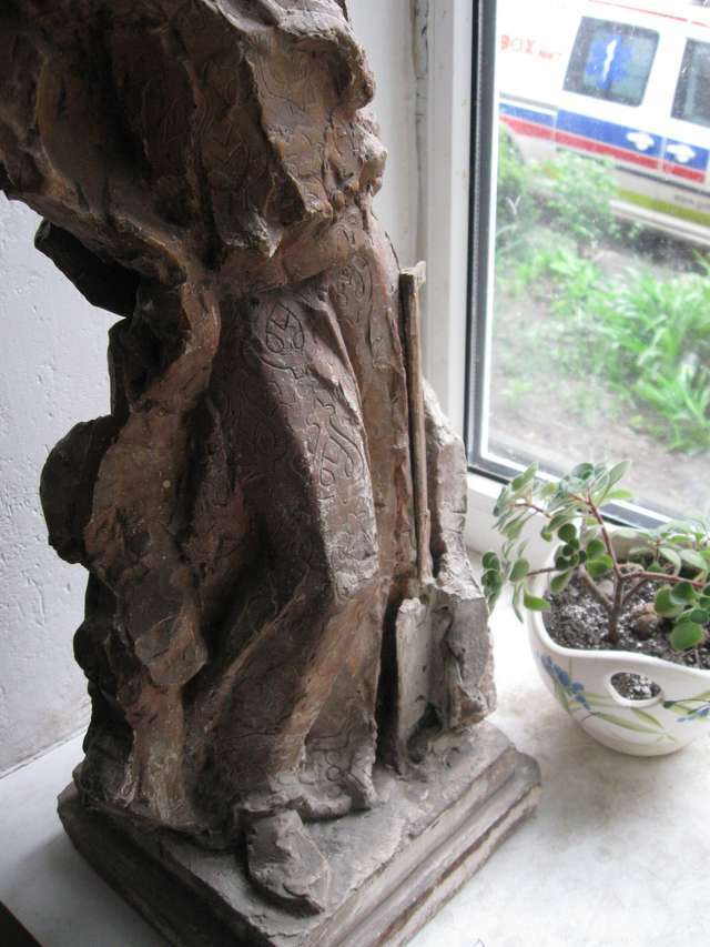 Несподіваний артефакт на горищі біля Форуму у Львові створений полтавцем_3