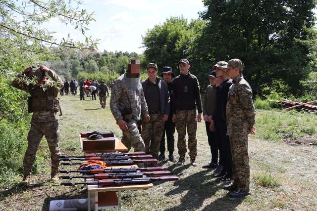 Решетилівська молодь вчиться боронити Україну від загарбників_1