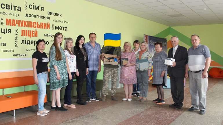 Освітяни Полтавщини придбали дрони для захисників України