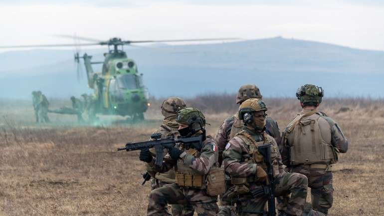 Франція відправить в Україну інструкторів для підготовки українських військових