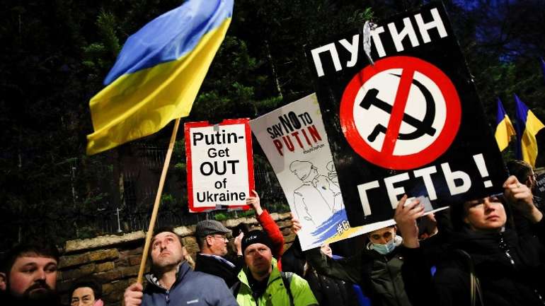 Європейська «миротворчість» зі східним присмаком