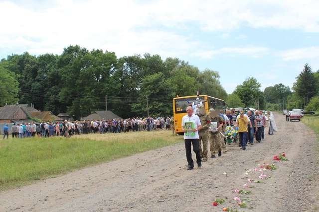 Зіньків попрощався із захисником України. Ігор Глімбіцький — на щиті_1