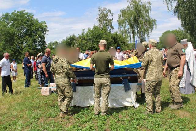 Зіньків попрощався із захисником України. Ігор Глімбіцький — на щиті_5