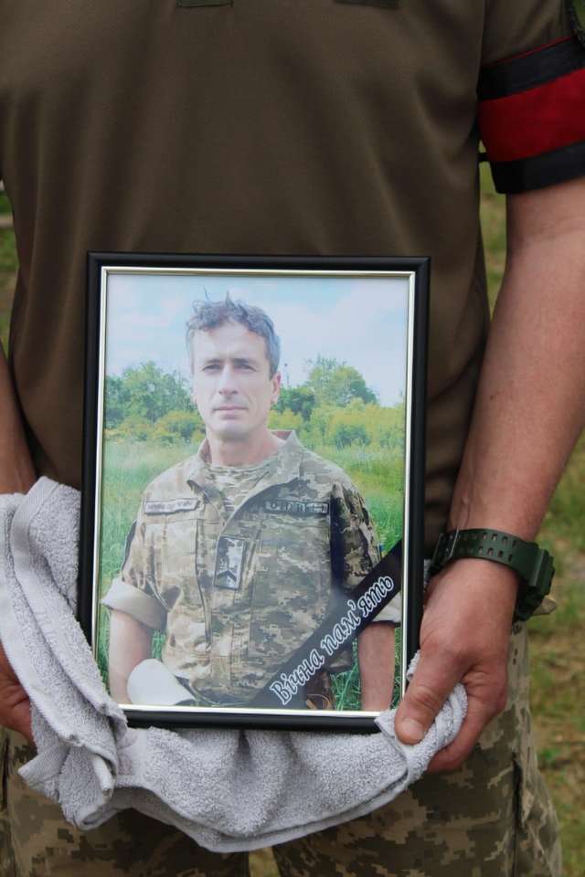 Зіньків попрощався із захисником України. Ігор Глімбіцький — на щиті_9