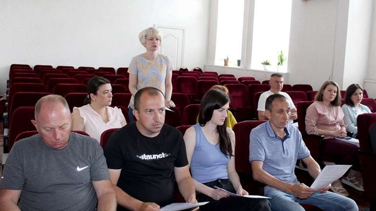 Кобеляцька громада вкладається в освіту, а влада Полтави тринькає бюджет