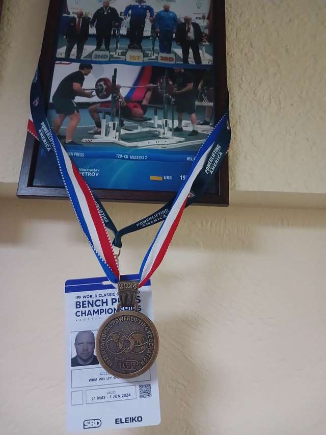 Усі чемпіони-важкоатлети починають кар'єру у підвальних спортзалах — полтавець В'ячеслав Петров_11