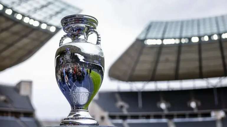 Стартує головна футбольна подія літа