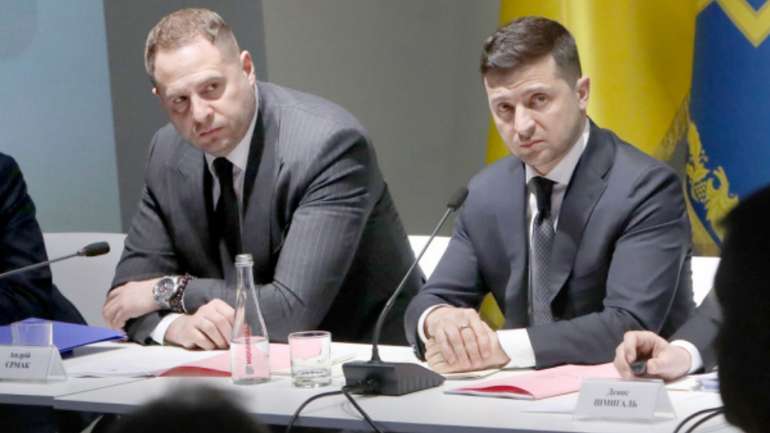 Сьогодні методи ручного управління через смотрящих підмінили демократичні інститути