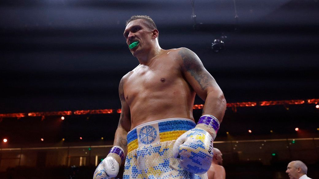 Олександр Усик втратив звання абсолютного чемпіона світу з боксу