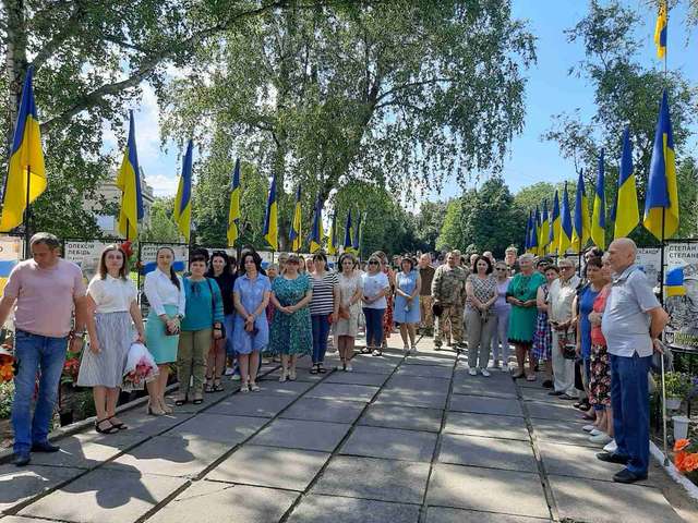 Влада Диканьки монополізувала пам'ять про полеглих захисників України_1