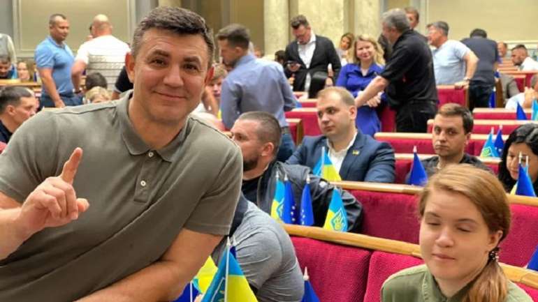 ЗСУ — не масовка влади. ВРУ — не рояль