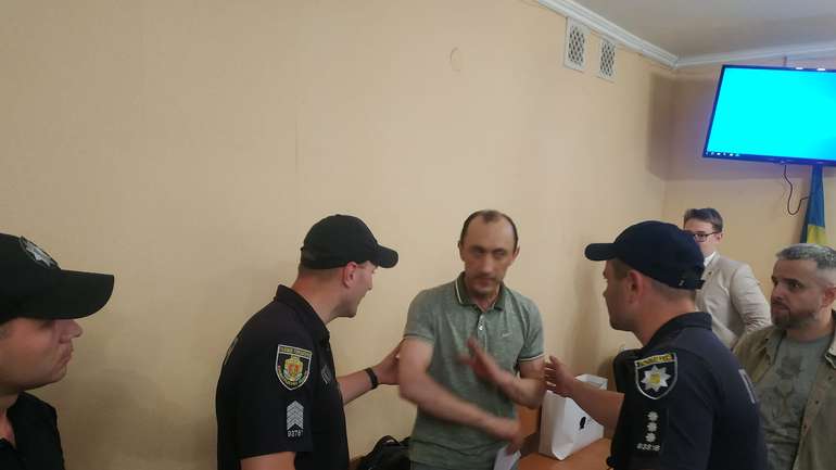 15 липня буде продовжено знущання над Романом Червінським