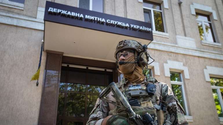 Цікаво спостерігати за подіями навколо митниці останній час