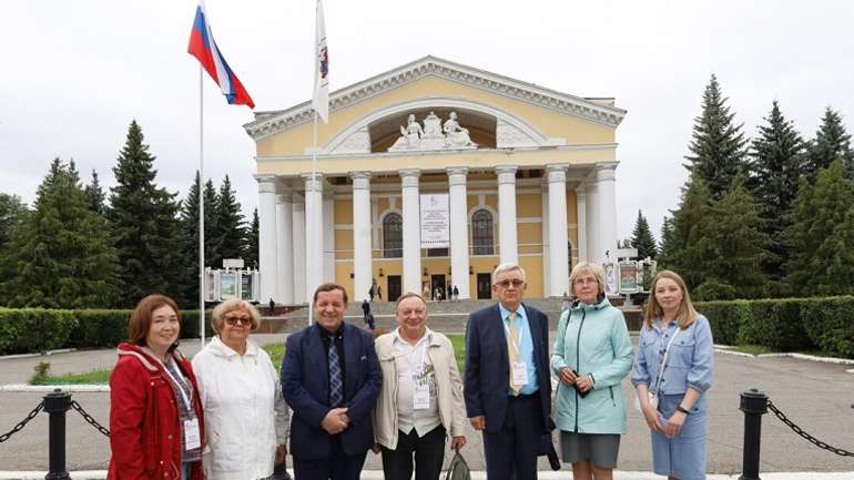 Естонські чиновники відпрацьовують гроші Кремля — Ліґа Вільних Націй