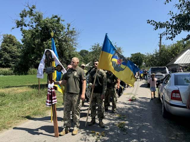 У Хоролі поховали оборонця Авдіївки. Піхотинець Олександр Гусаренко — на щиті_1