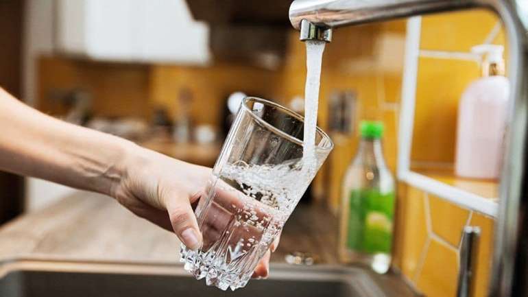 Мешканці Котельви скаржаться на погане водопостачання