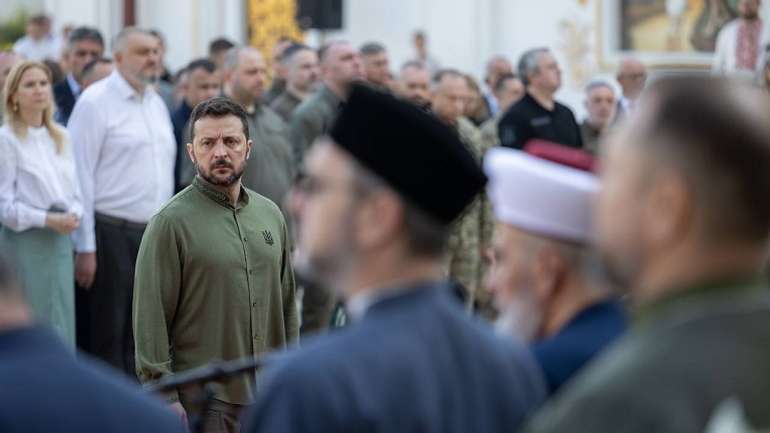 Тотальна деморалізація України на руку Москві