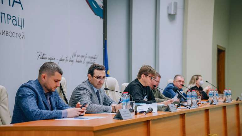 Майже половина депутатів Полтавської обласної ради не стоїть на обліку у ТЦК