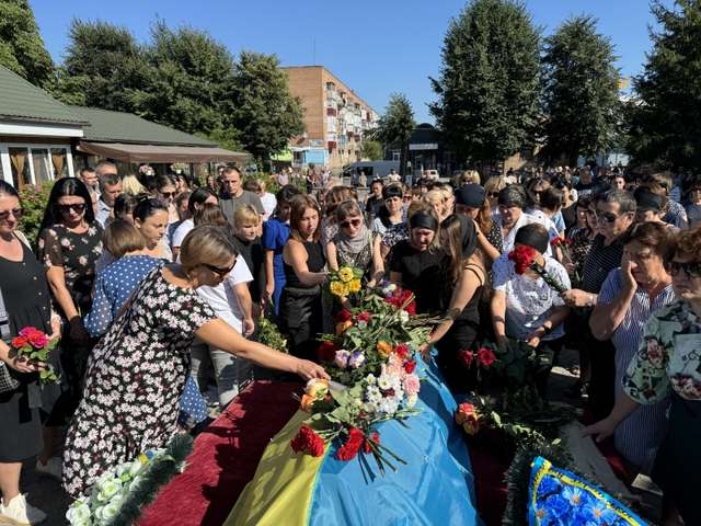 У рідний Хорол «на щиті» повернувся незламний фронтовик Олег Черкаський_5