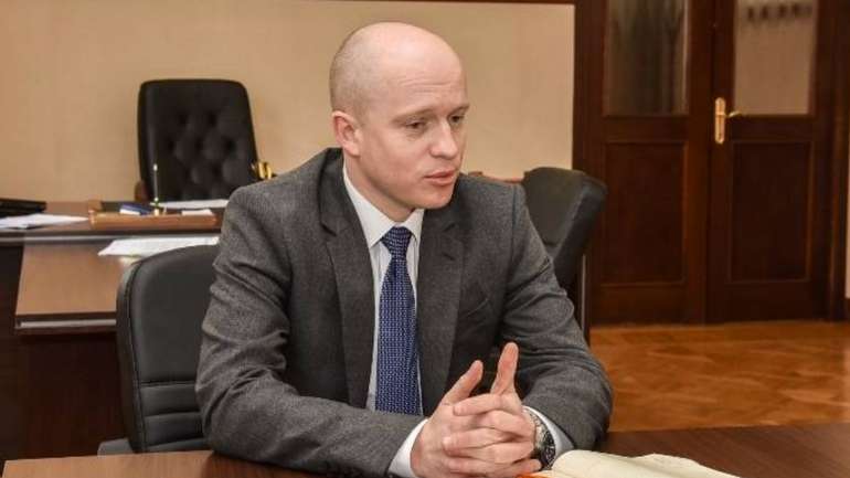 Дружина колишнього заступника міністра інфраструктури зберігає у Польщі 98 тисяч доларів